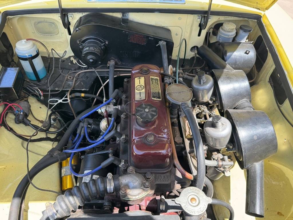 Mg-Mgb-roadster-1967-yellow-2