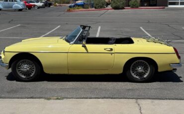 Mg-Mgb-roadster-1967-yellow-20