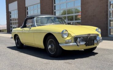Mg-Mgb-roadster-1967-yellow-4