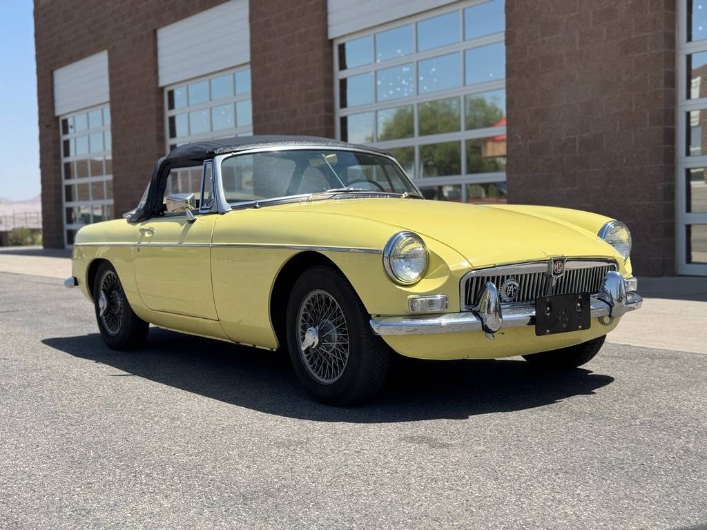 Mg-Mgb-roadster-1967-yellow-4