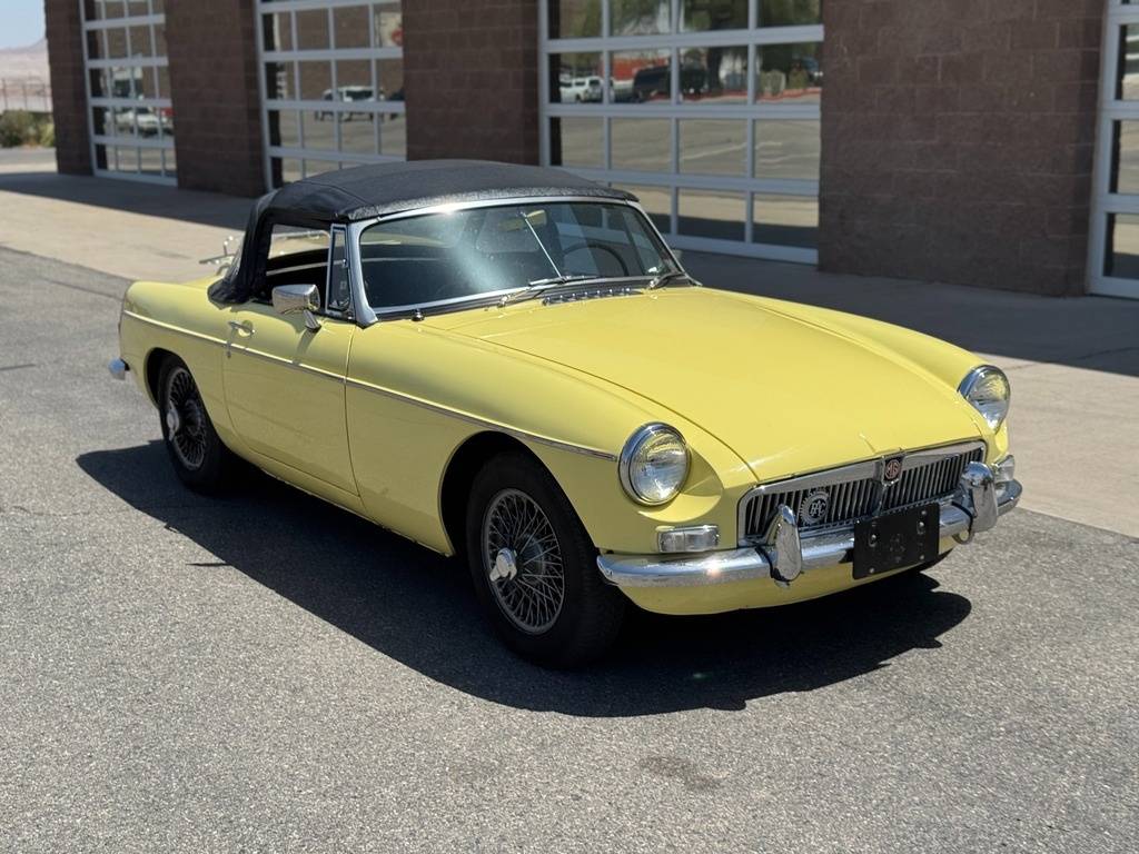 Mg-Mgb-roadster-1967-yellow-5