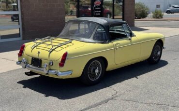 Mg-Mgb-roadster-1967-yellow-6