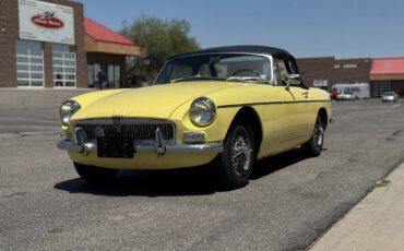 Mg-Mgb-roadster-1967-yellow-7