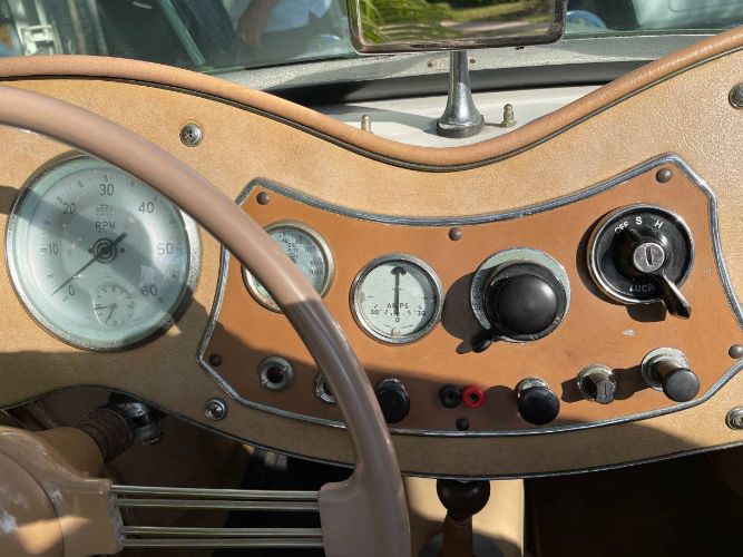 Mg-Td-1952-White-8