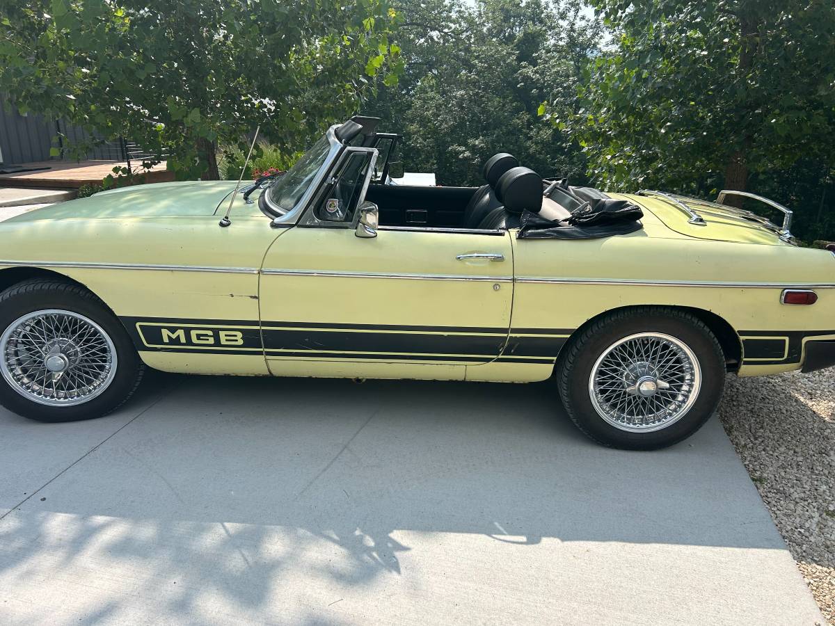 Mg-mgb-1977-yellow-9