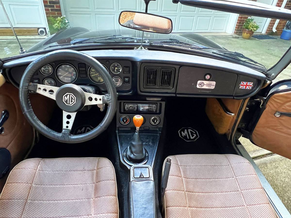 Mg-mgb-1980-black-9