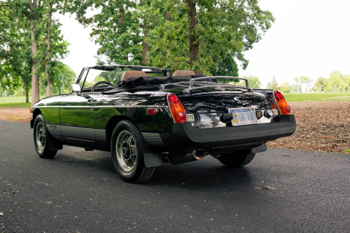 Mg-mgb-le-1980-black-2