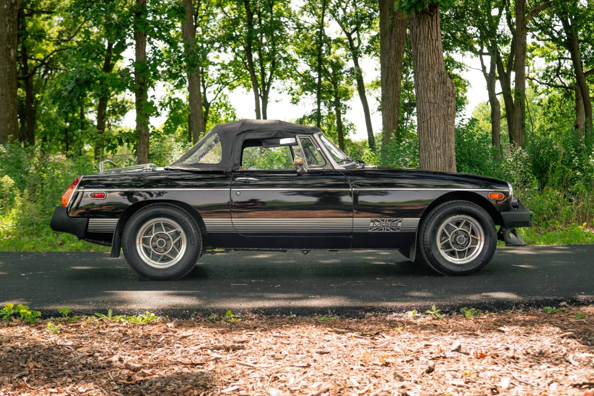 Mg-mgb-le-1980-black-4