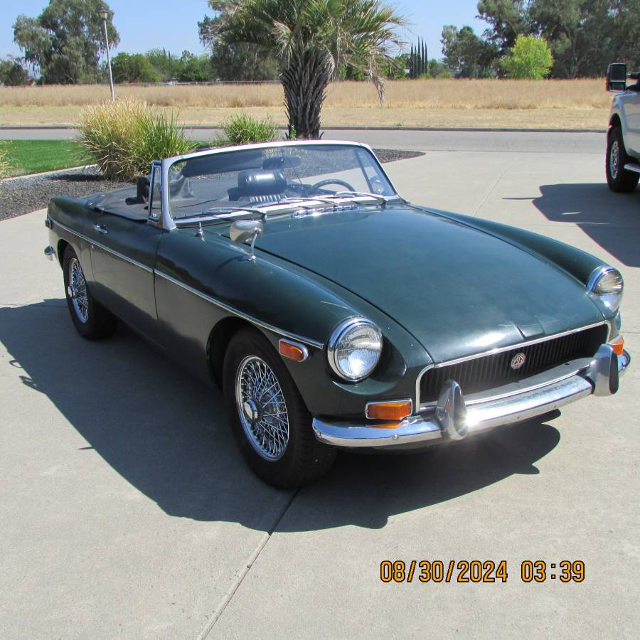 Mg-mgb-roadster-1971-green-1