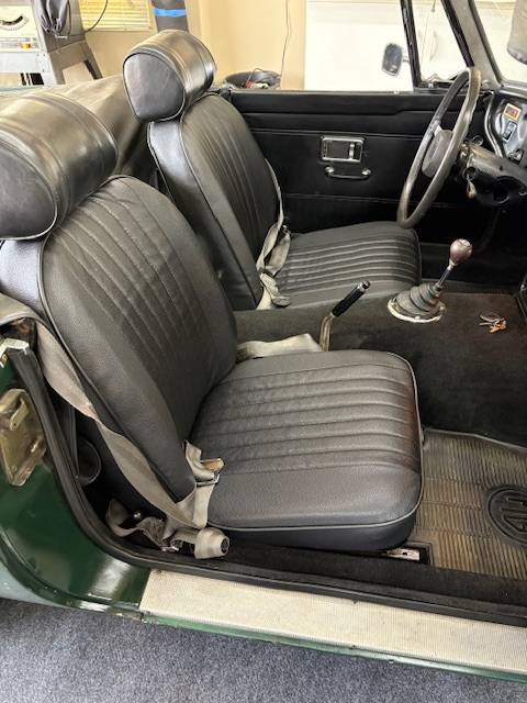 Mg-mgb-roadster-1971-green-11