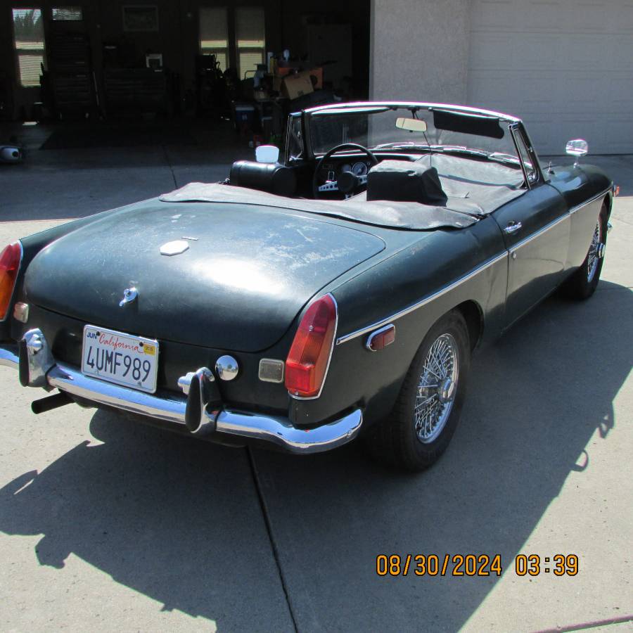 Mg-mgb-roadster-1971-green-2