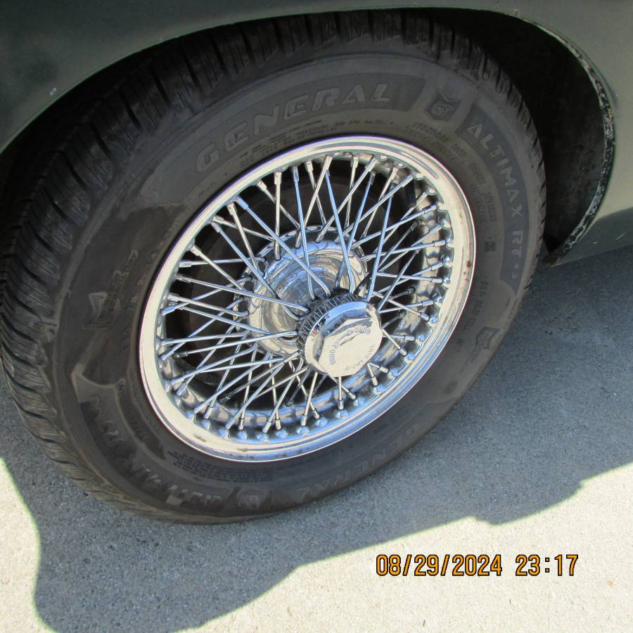 Mg-mgb-roadster-1971-green-9