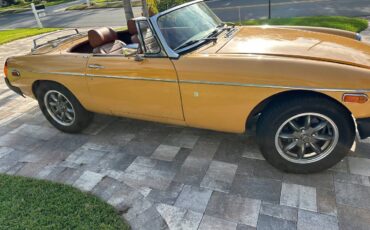 Mgb-1977-yellow-2