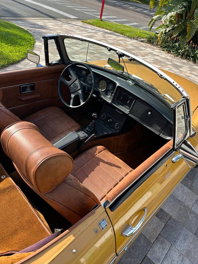 Mgb-1977-yellow-4