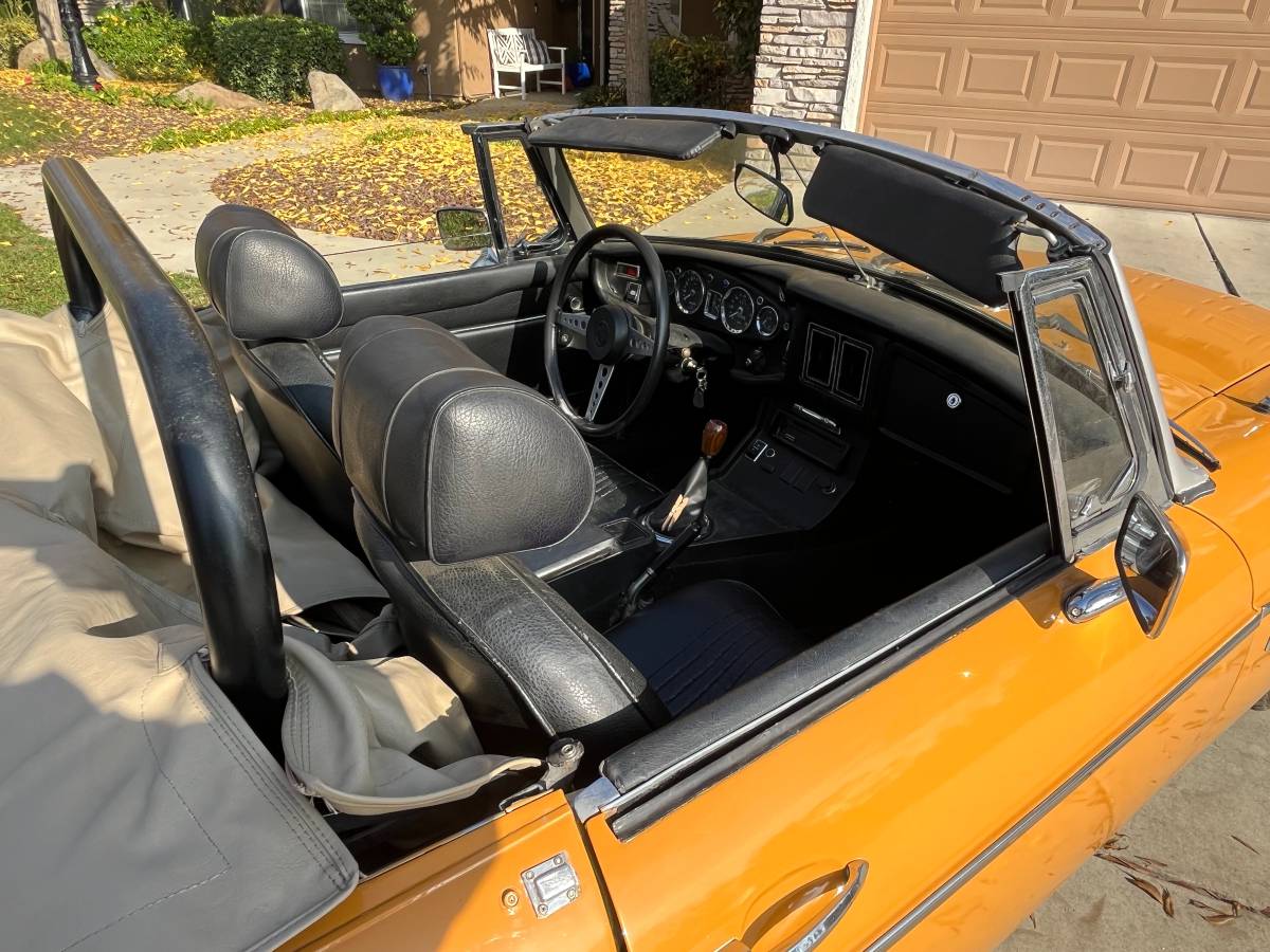 Mgb-convertible-1972-custom-2