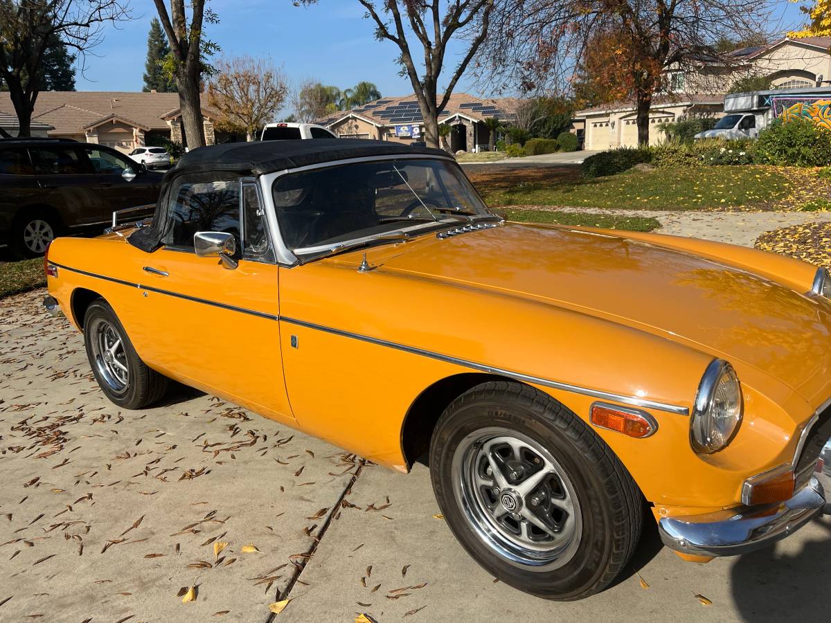 Mgb-convertible-1972-custom-3