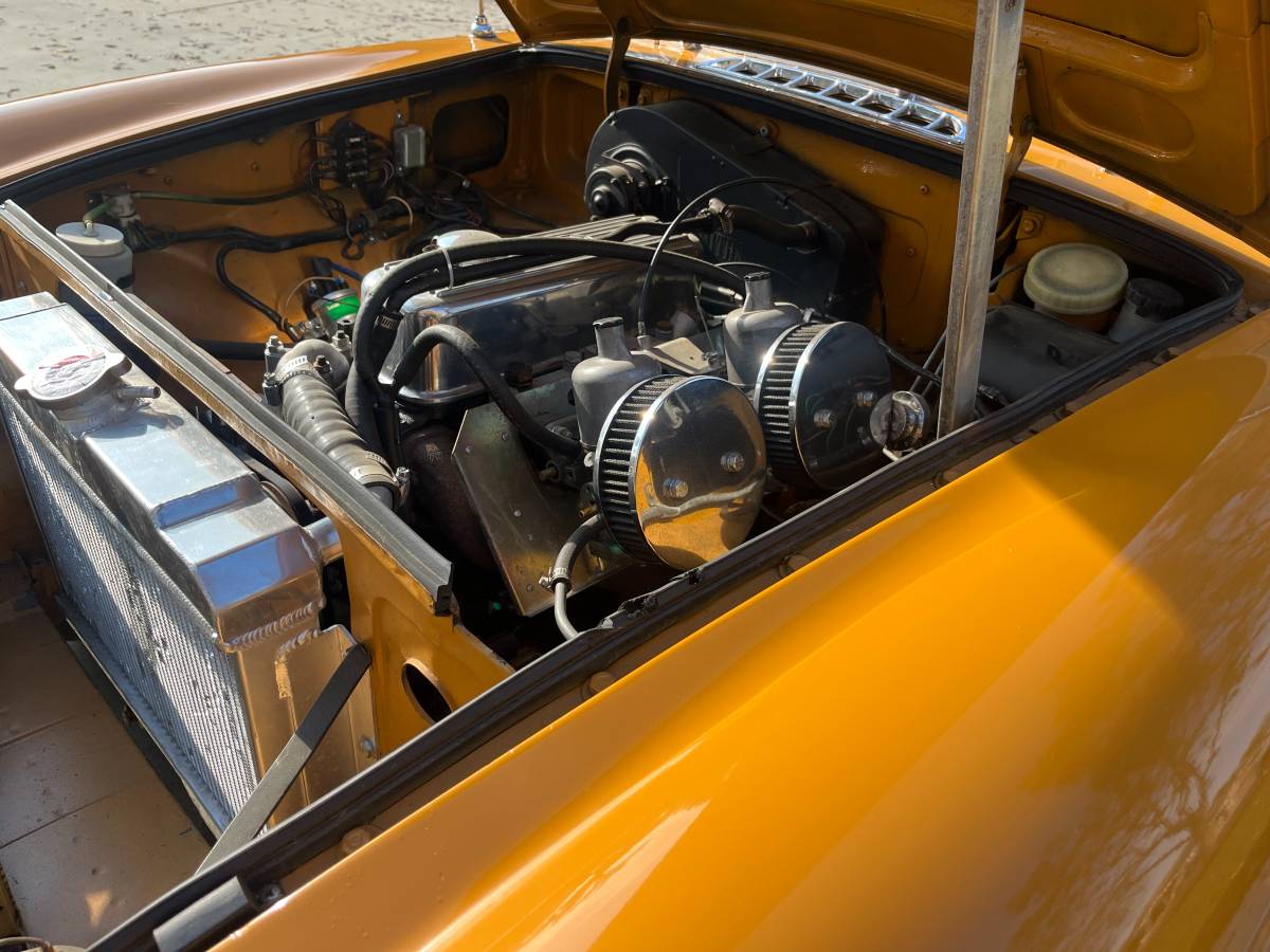Mgb-convertible-1972-custom-5