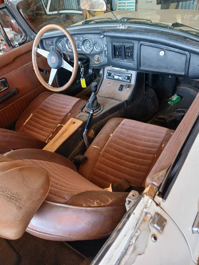 Mgb-convertible-1974-4