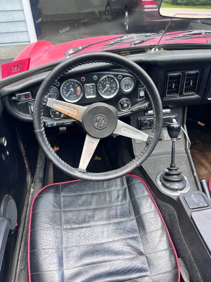 Mgb-convertible-1976-red-13
