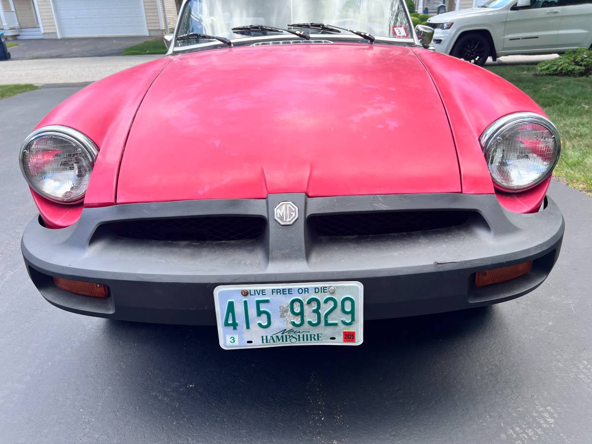 Mgb-convertible-1976-red-16