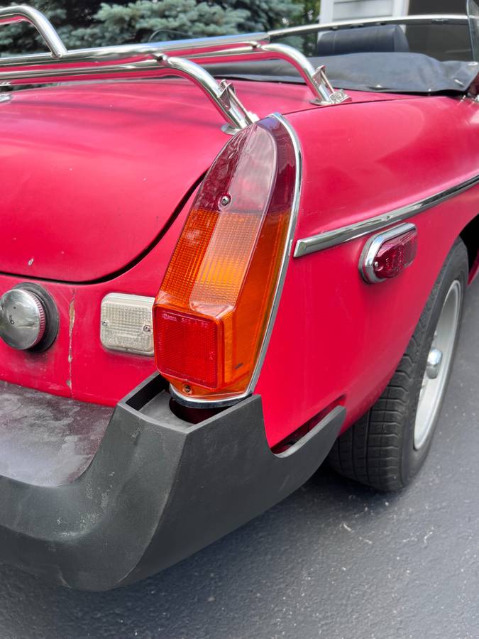 Mgb-convertible-1976-red-21