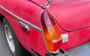 Mgb-convertible-1976-red-27