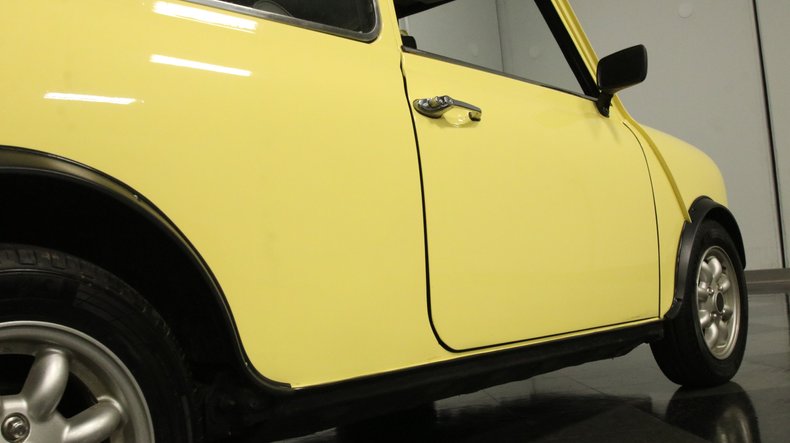 Mini-1970-Yellow-Gray-31