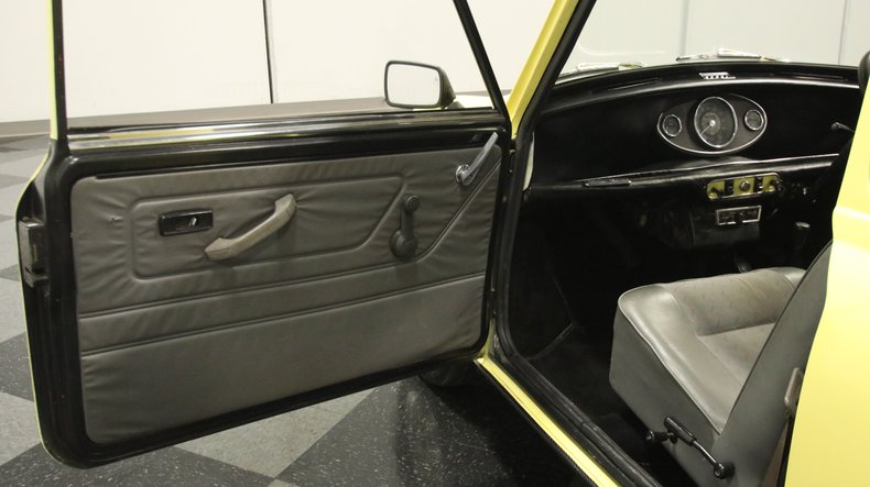 Mini-1970-Yellow-Gray-37