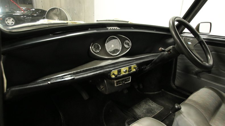 Mini-1970-Yellow-Gray-38