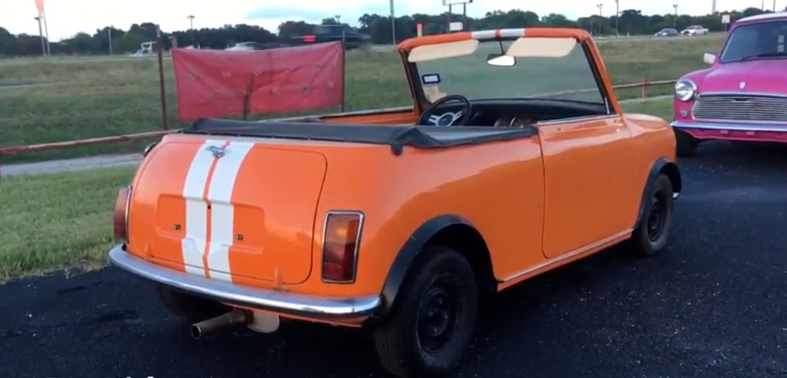 Mini-Classic-Mini-1976-Convertible-2