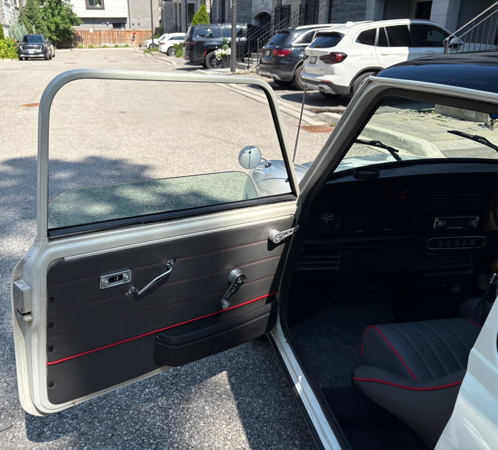 Mini-Classic-Mini-1995-Coupe-12