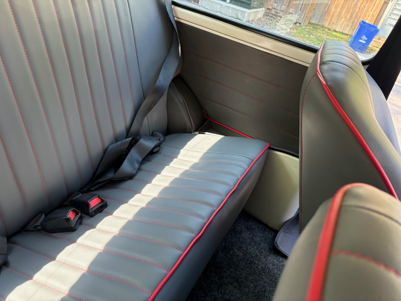 Mini-Classic-Mini-1995-Coupe-13