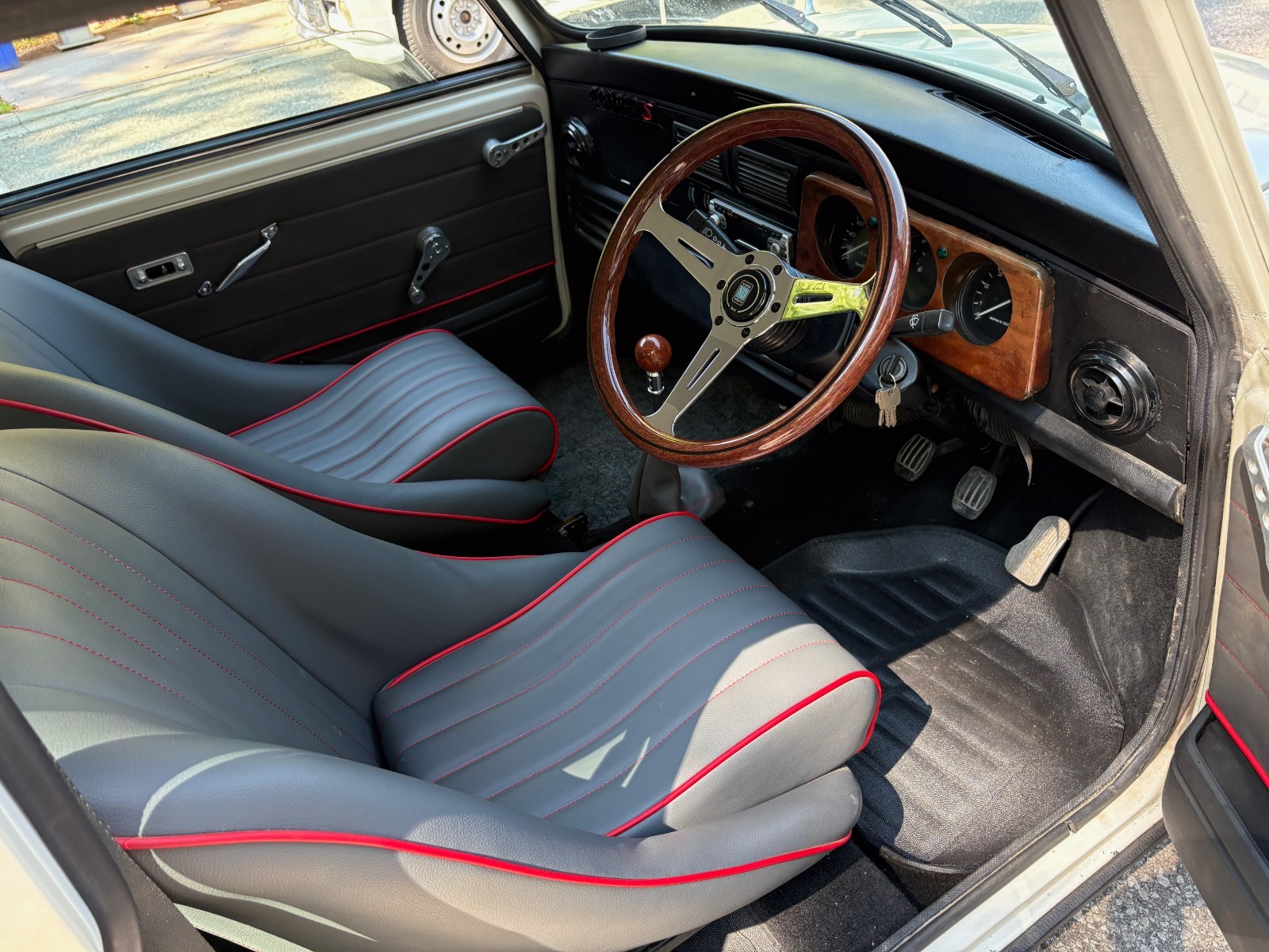 Mini-Classic-Mini-1995-Coupe-9