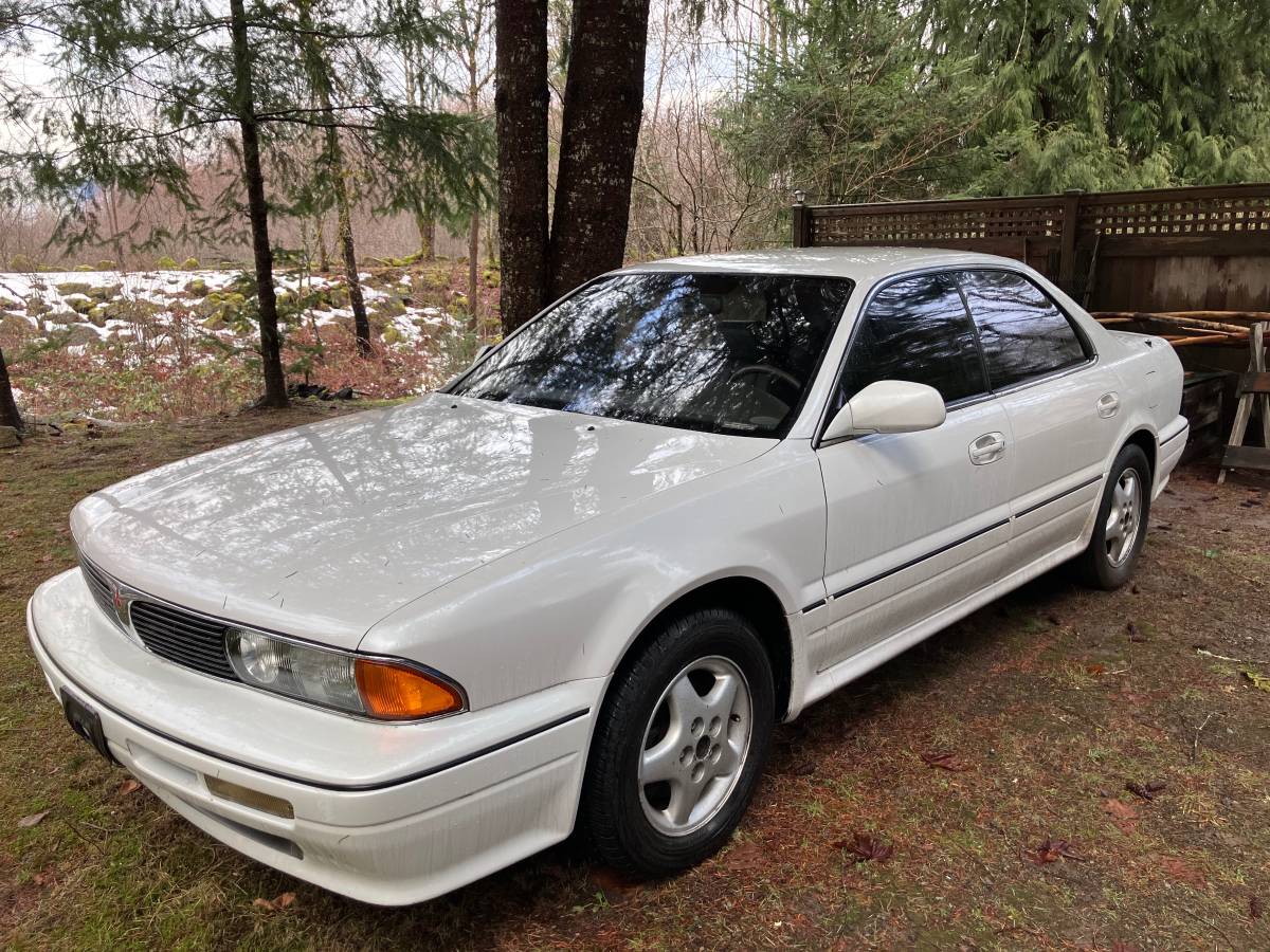 Mitsubishi-1992-white-1