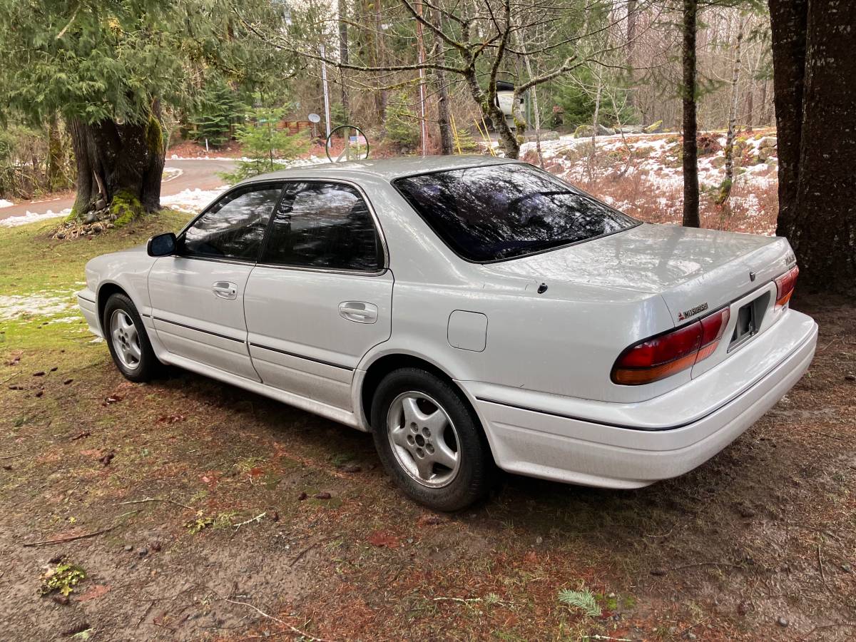Mitsubishi-1992-white
