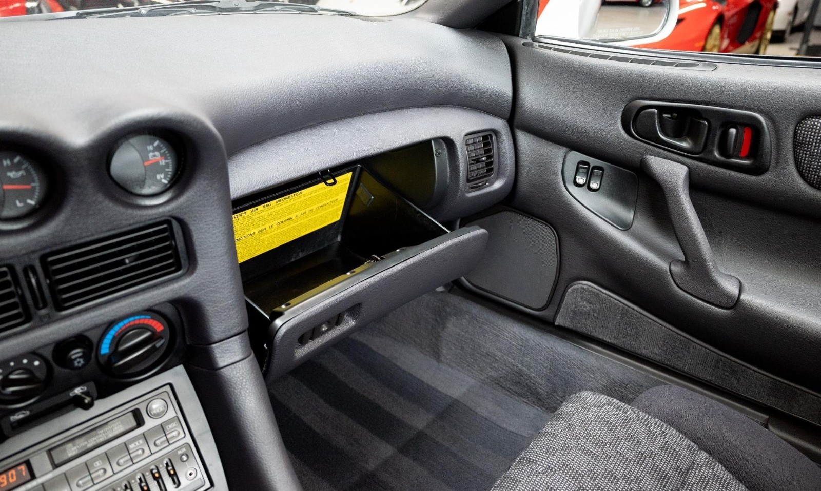 Mitsubishi-3000GT-1993-Hatchback-8