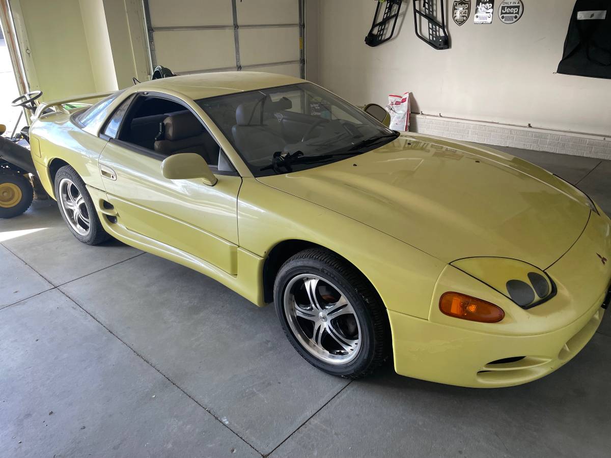 Mitsubishi-3000gt-1995-yellow-4