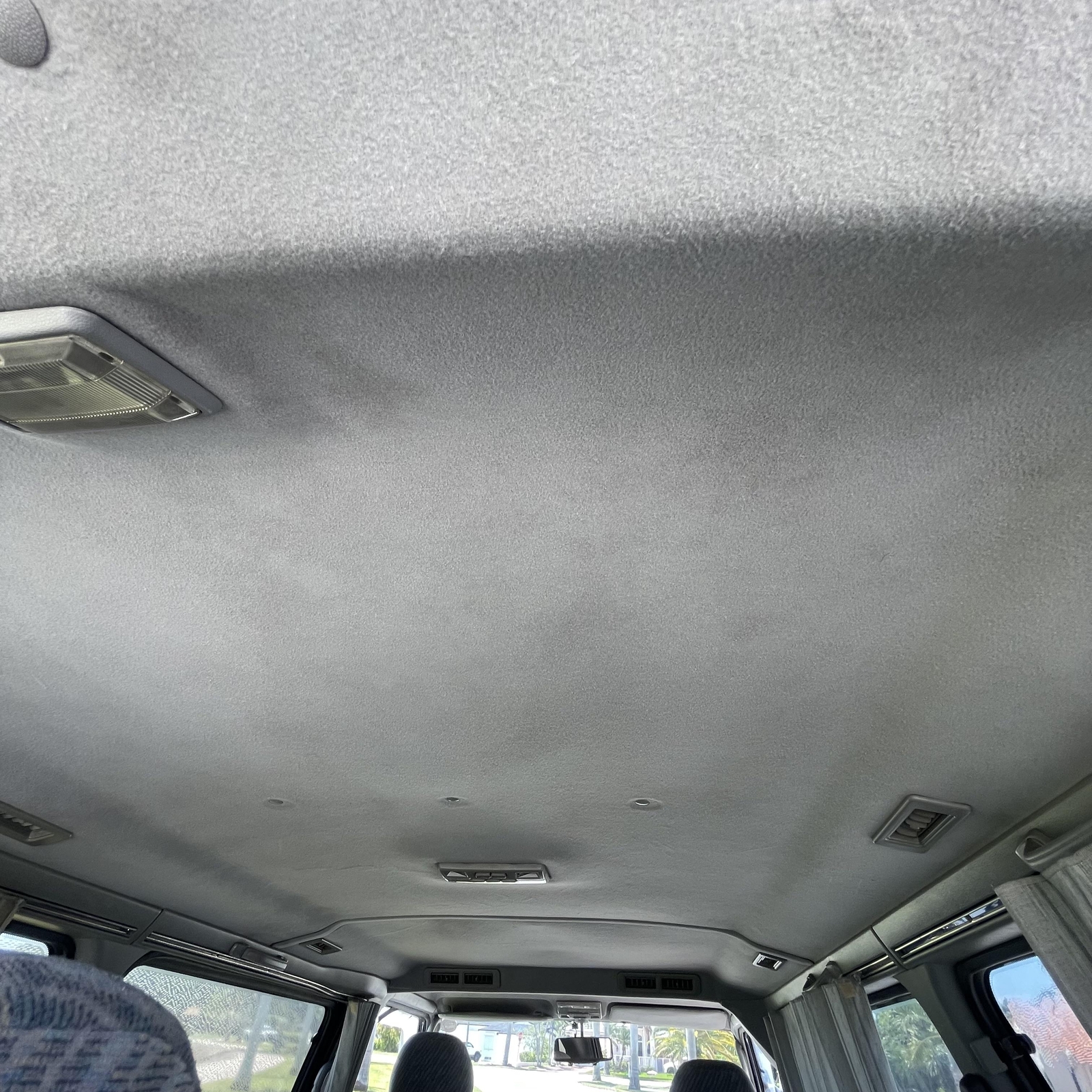 Mitsubishi-Delica-1995-Minivan-35