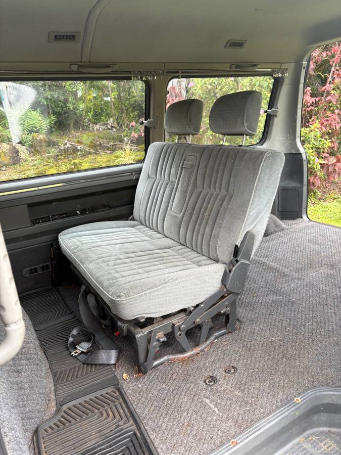 Mitsubishi-Delica-l300-diesel-1991-blue-6