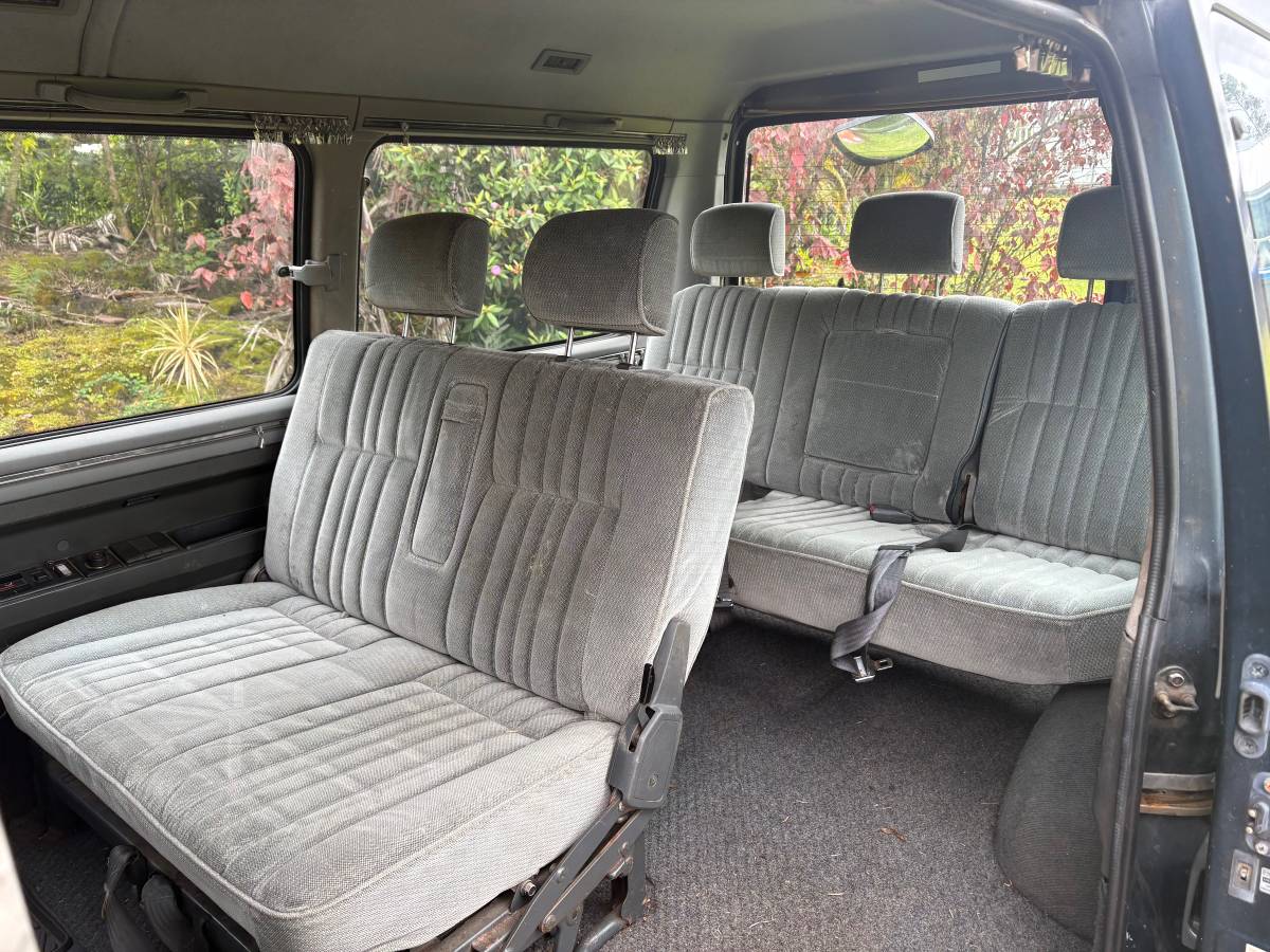 Mitsubishi-Delica-l300-diesel-1991-blue-7