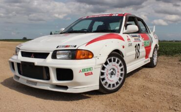 Mitsubishi-Lancer-1995-Sedan-11