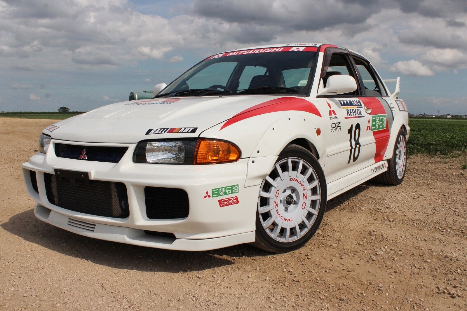 Mitsubishi-Lancer-1995-Sedan-11
