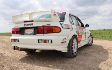 Mitsubishi-Lancer-1995-Sedan-16