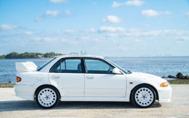 Mitsubishi-Lancer-1995-Sedan-17