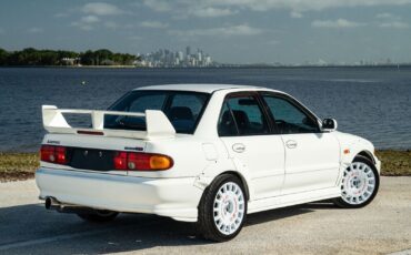 Mitsubishi-Lancer-1995-Sedan-18