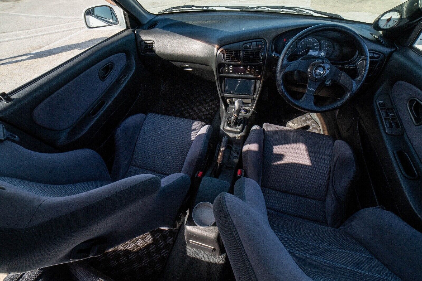 Mitsubishi-Lancer-1995-Sedan-19