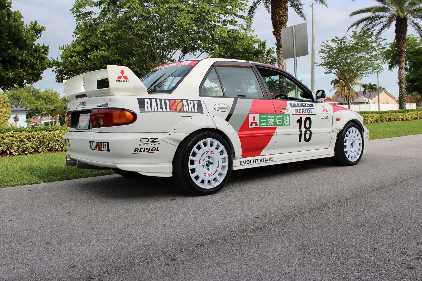 Mitsubishi-Lancer-1995-Sedan-3