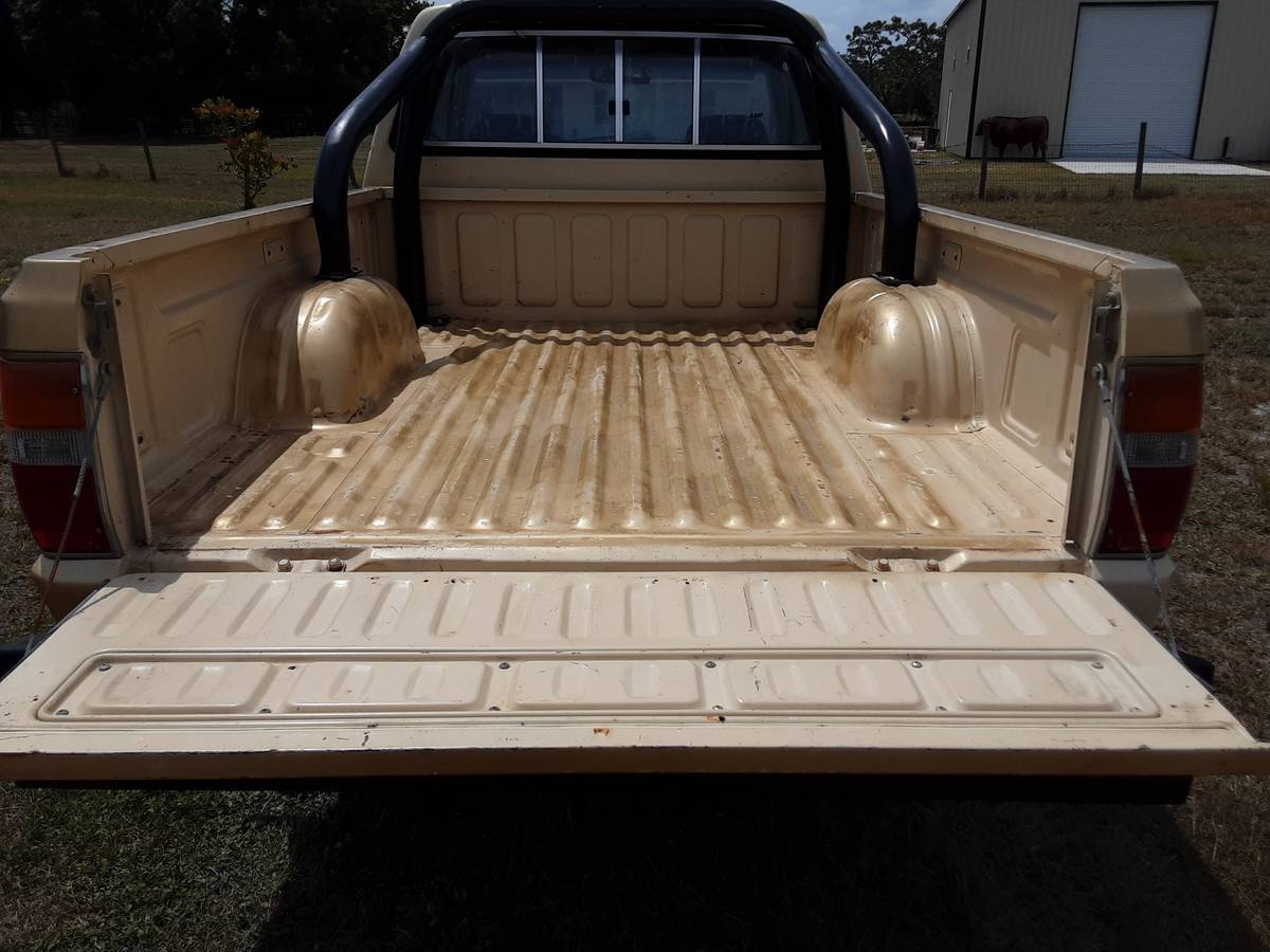 Mitsubishi-Mighty-max-4x4-1988-8