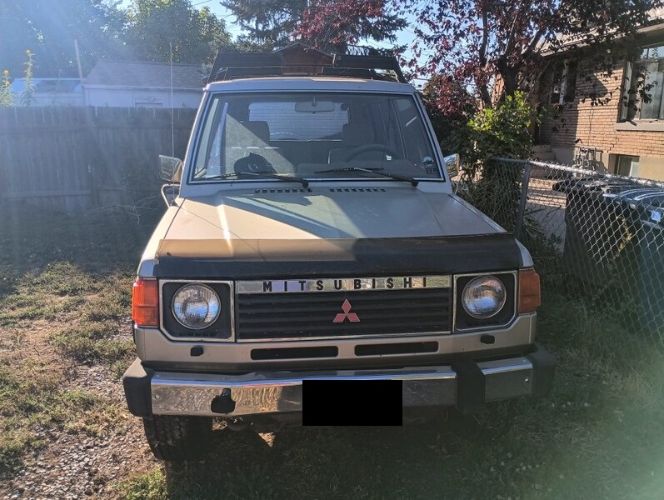 Mitsubishi-Montero-1988-Gold-Brown-1