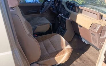 Mitsubishi-Montero-1988-Gold-Brown-3
